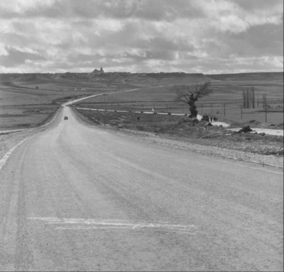La carretera de Andalucía
En el día de Andalucía, recordamos una foto mítica de la carretera de Andalucía, en la que la intervención efectuada en el marco del Plan de Modernización rectificó parte del trazado, eliminando curvas y ensanchando la calzada, en la conocida como Cuesta del Madero.
Palabras clave: carretera Andalucía