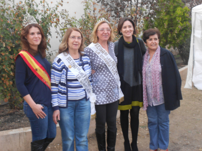 REINAS
Todas las Reinas de una familia. 
María , Ino , Mari Carmen ,Marta y Tere
