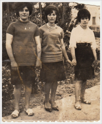 Grupo de amigas en el paseo norte
Josefa, Pura y Concepción, en el paseo Norte

Palabras clave: josefa pura concepcion paseo norte