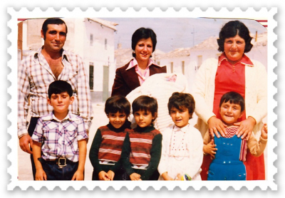 Bautismo de yolanda martin-tembleque tejero
Yolanda Martin-Tembleque Tejero,Pilar Pedraza Tejero ( La Madrina) Los Padres Lucio Y Josefa. Los Niños Juan Angel,carmen,Isabel, Maria Jose,Y Jose Lucio. 1976.

Palabras clave: bautismo yolanda martin-tembleque tejero 1976