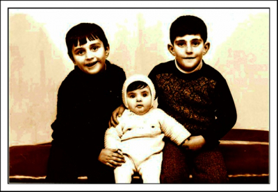 Familia Martín-Tembleque Tejero
Juán Ángel Martín-Tembleque Tejero, Jose lucio y Yolanda, año 1976. Esta foto se hizo en el antiguo estudio fotográfico que teniamos en el pueblo, ubicado en la calle ancha.

Palabras clave: Martín-Tembleque Tejero