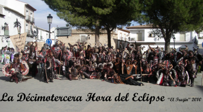 La Décimotercera Hora del Eclipse
Instantánea de "El Trajín" en el carnaval de La Guardia al comienzo, en la plaza mayor.

