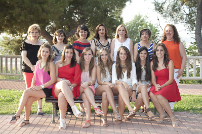 Reina y Damas de Honor con sus Madres. La guardia 2013
Palabras clave: fiestas 2013
