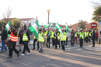 La Marcha de La Dignidad en La Guardia. (17-Marzo-2014)
La columna andaluza que se dirige a Madrid pasó por La Guardia: El día 22 estarán en Madrid Junto con otras columnas procedentes de todo el país.
Palabras clave: La Guardia, 22M 