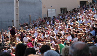 Despedia del Santo Niño. 27-09-2011.
Las fiestas están llegando a su fín. Uno de los actos más emotivos es la despedida del Santo Niño antes de acompañarle a su ermita. En el paraje conocido como "la cuesta Perejón", se le dedican versos y se entona el himno interpretado por la banda municipal de música y cantado por la inmensa mayoría de los guardiolos que acuden al evento.
Palabras clave: fiestas 2011