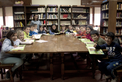 CLUB DE LECTURA INFANTIL.  ( 22 DE Marzo de 2013)
 Al igual que con los adultos, también existe un club de lectura infantil formado por varios chicos y chicas de La Guardia a cargo de la monitora Gema Nogales.
Palabras clave: club de lectura, biblioteca.