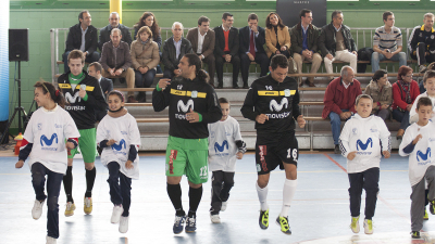 GIRA MEGACRACKS INTERMOVISTAR EN LA GUARDIA. (15-11-2011)
El equipo de Fútbol sala Inter Movistar estuvo en el pabellón deportivo municipal de La Guardia compartiendo pista y juegos con cientos de chicos de varios pueblos así como con distintas asociaciones de discapacitados.
EVENTOS POPULARES: < Otros eventos 
Palabras clave: Inter movistar La Guardia deportes