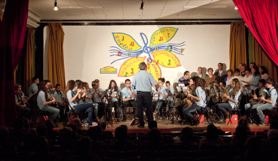 HOMIGUAR, 30 AÑOS COMPONIENDO VIDA. (1 de Mayo de 2013)
Homiguar celebró sus treinta años de andadura al cuidado de personas discapacitadas, con un concierto, con la colaboración de la Banda de Música "Aurelio Mascaraque"
Palabras clave: homiguar, banda de música