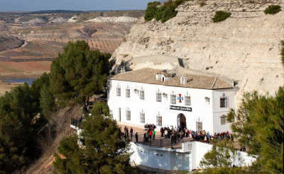 4º Viernes de Cuaresma en la Ermita del Santo Niño. (16-03-2012)
Vista de la Ermita del Santo Niño en un Viernes de Cuaresma donde tradicionalmente se acude a misa o a pasear si el tiempo lo permite.
 
Palabras clave: Ermita del Santo Niño