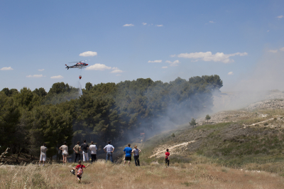 Incendio en los pinos de Perejón. (14 de Junio de 2013)
El incendio tuvo lugar sobre las 15:30 horas del día 14 de Junio de 2013. Afortunadamente la cosa no fue a mayores gracias a la inmediata intervención de bomberos, retén de incendios y protección civil.
Palabras clave: incendio perejón