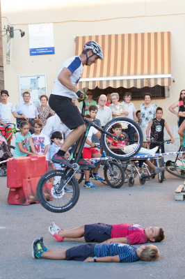 EXHIBICION DE BIKE-TRIAL. (SEMANA DE LA JUVENTUD 2014)
EVENTOS POPULARES: < Semana de la Juventud
Palabras clave: BIKE-TRIAL