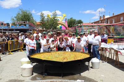 FIESTAS DE CASTILLA LA MANCHA 2014. LA PAELLA (31-05-2014)
Como todos los años la Peña "Los Timbales" nos deleitó con una exquisita paella.
Palabras clave: fiestas de castilla la mancha 2014