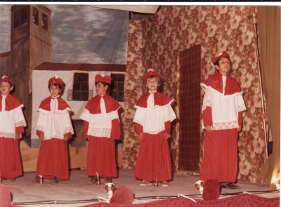 Canción "Los Monaguillos"
Representación en el Teatro de Jesús de la Canción "Los Monaguillos", fue una actuación previa a una obra de teatro a principios de los 80.
Palabras clave: CANCION LOS MONAGUILLO TEATRO JESUS
