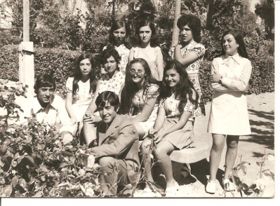 Jovenes de los 70
En la pandilla están, Encarni, Edu, Pili, Sagrario, Isabel  y María Jesús Villarreal. Si alguien se reconoce, que ponga un comentario.
