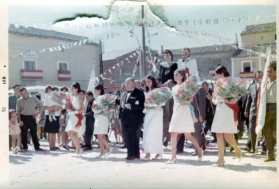 Fiestas 1969
Subida a la iglesia de la reina y las damas para ofrecer los ramos de flores al Santo Niño

