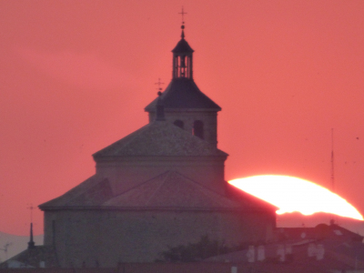 Taller de fotografía 27-6-15
Foto puesta de Sol sobre iglesia de la Guardia en taller fotografia Juan Luis Redajo
