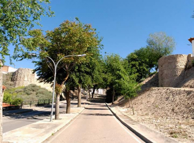 Cuesta la nueva,vista del castillo y el torreón nuevo
