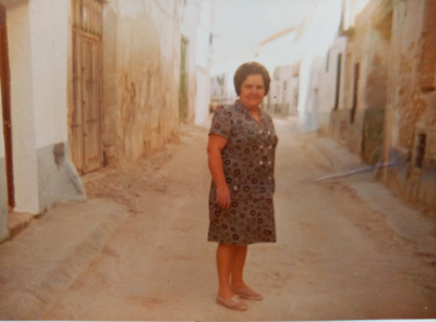 calle Don Pablo de Mora
Fernanda Dones Guzmán en la calle Don Pablo de Mora
