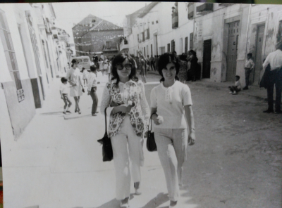 Año 1968 calle mayor en fiestas
