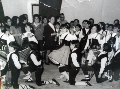 Bailando la jota
