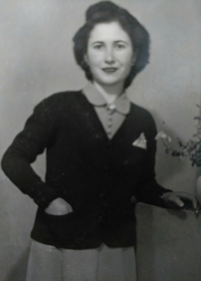 Año 1939 Elvira Orgaz Sánchez  ( mi suegra)
