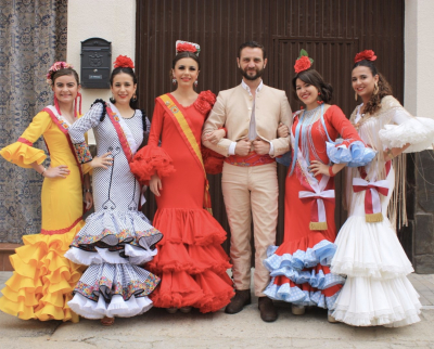 Reina,Damas y Mantendor en la feria de abril de 2018
